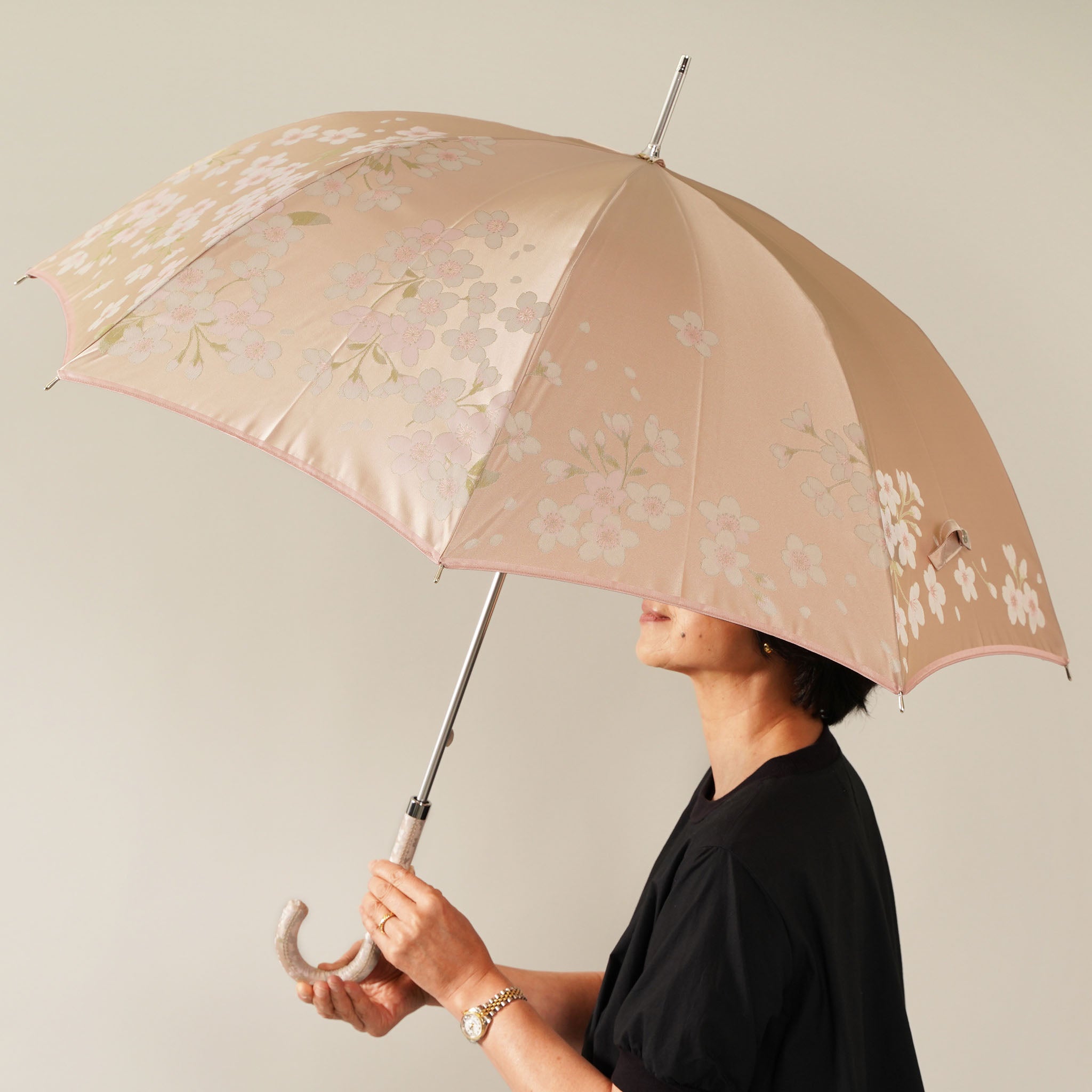 レディース晴雨兼用傘 絵おり 桜 使用イメージ