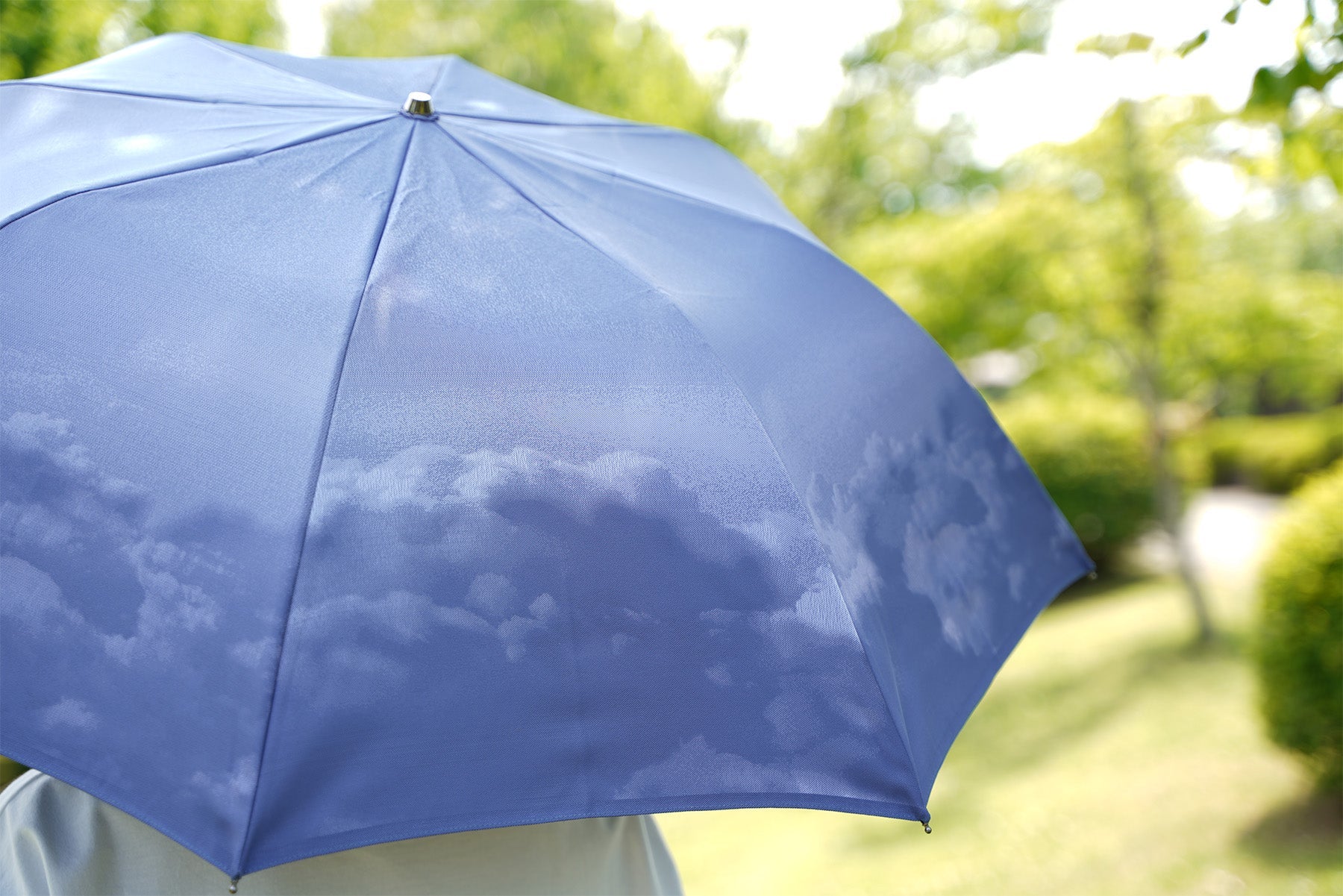 遮熱糸を使った先染織物の晴雨兼用日傘
