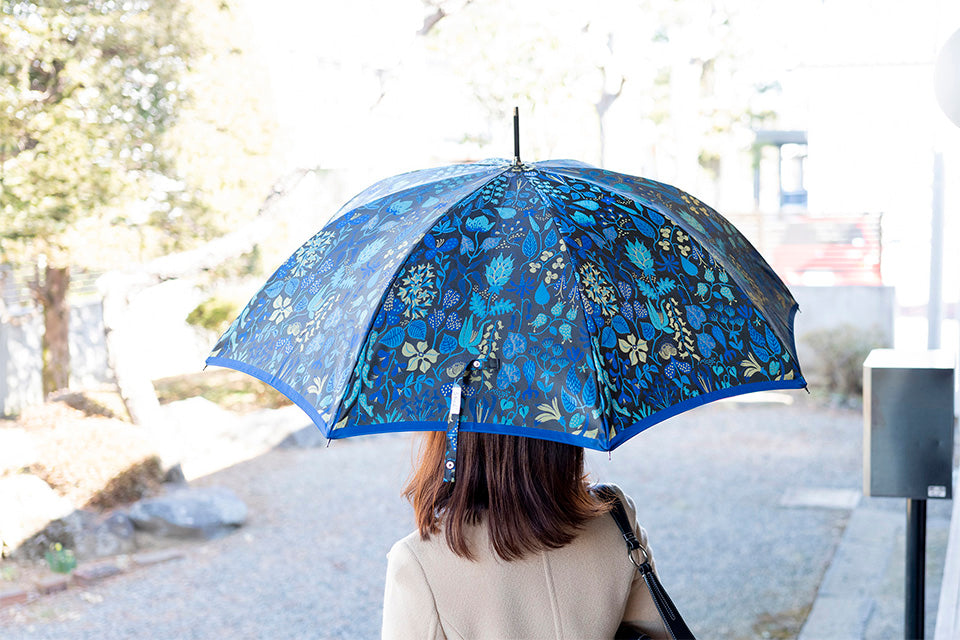 ブルーの晴雨兼用婦人傘