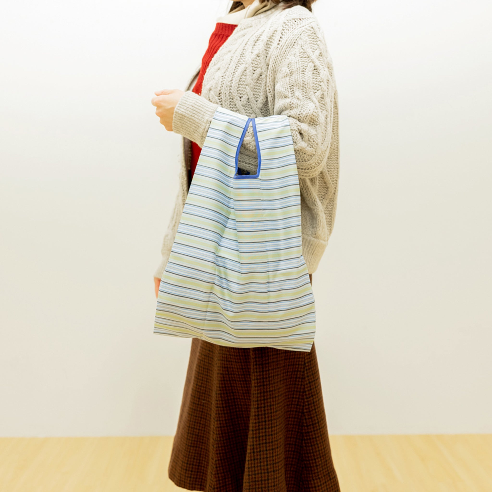 tute(テューテ)　　Size：小　ラベンダー　使用イメージ