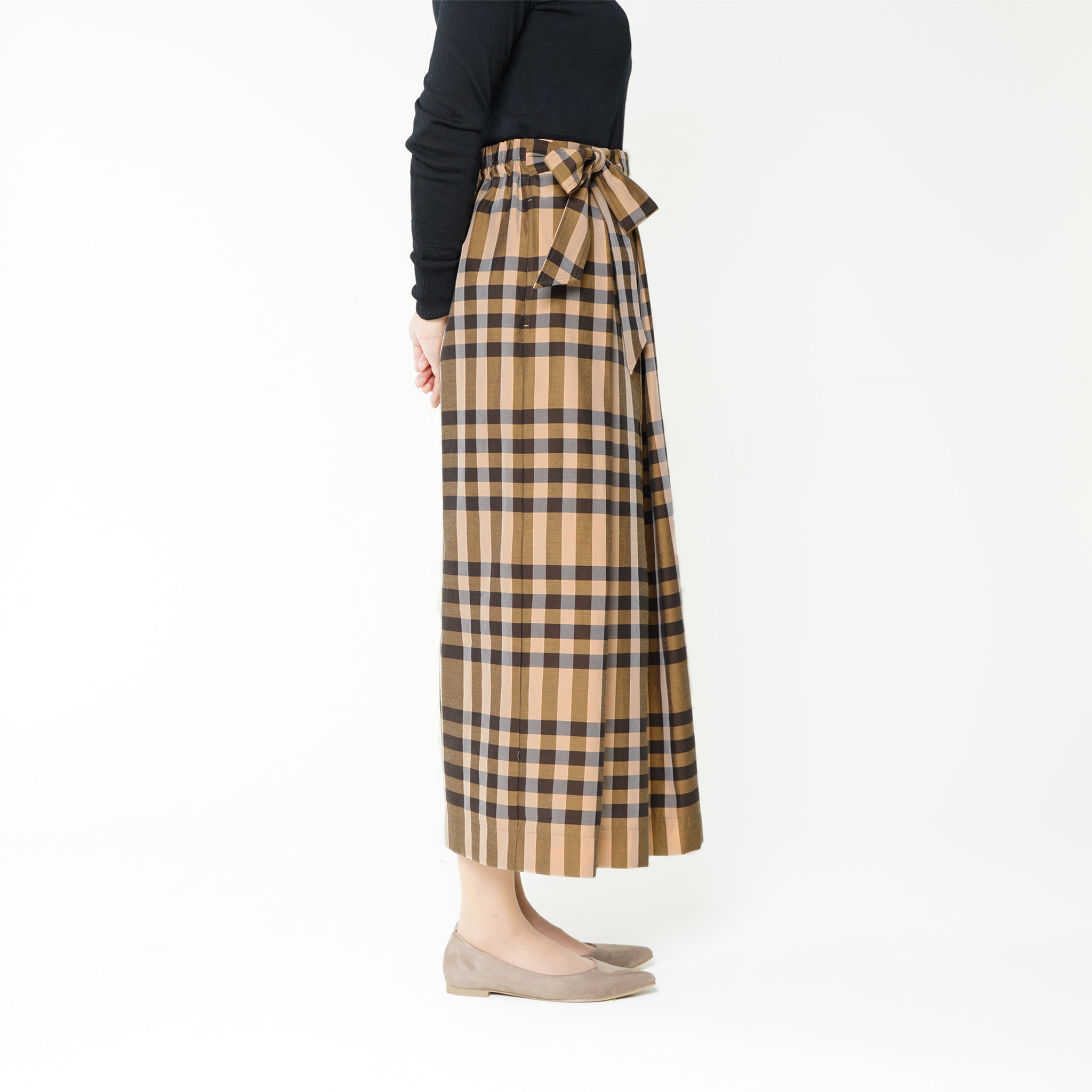 clotho ロング巻きスカート　ベージュ　側面
